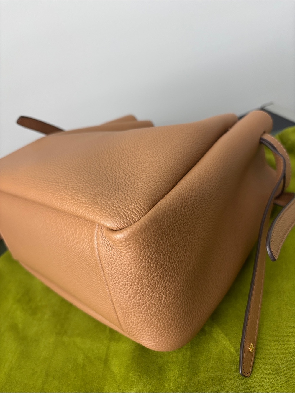 Tory Burch Romy Bucket Bag - Picture 11 of 16